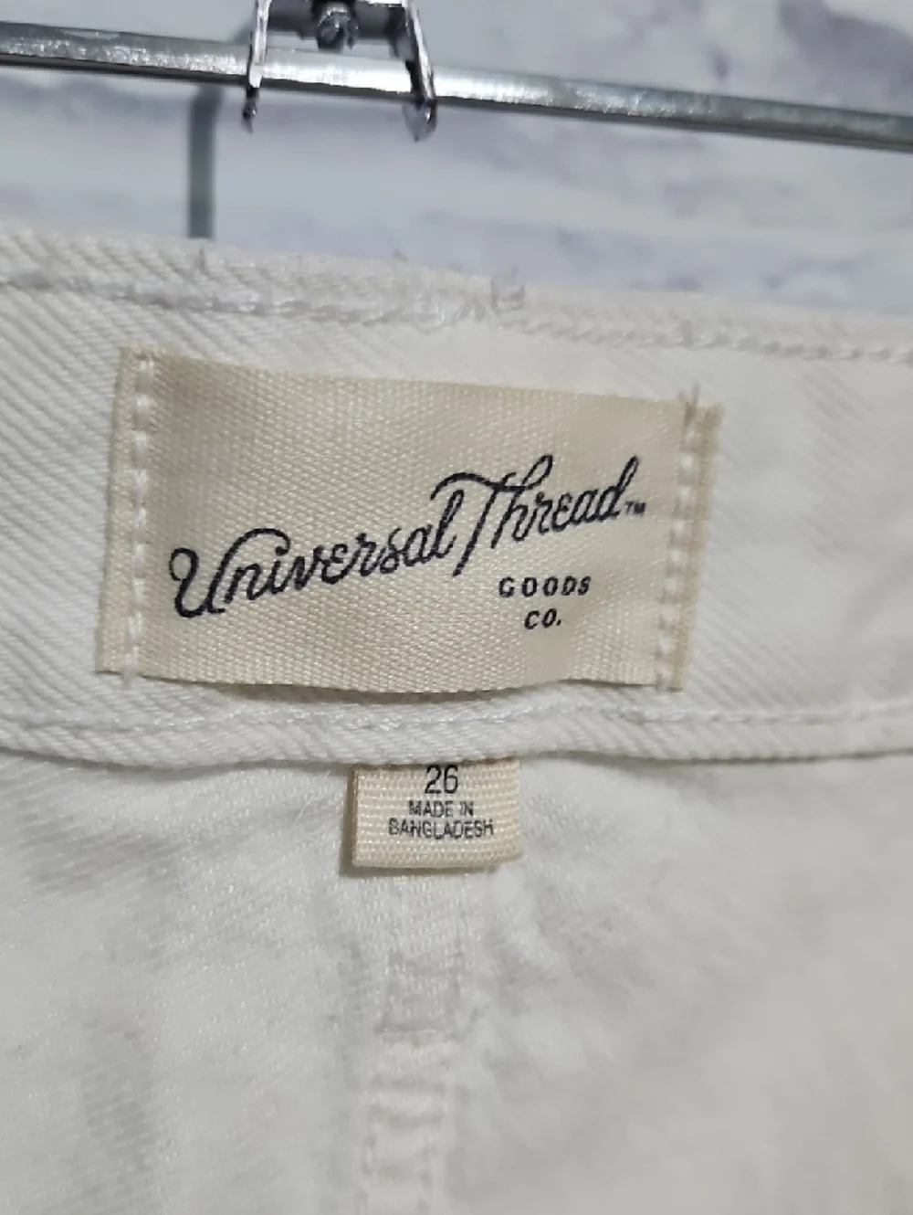Universal Thread 90s Baggy Cream Raw-Hem High-Rise Denim Shorts